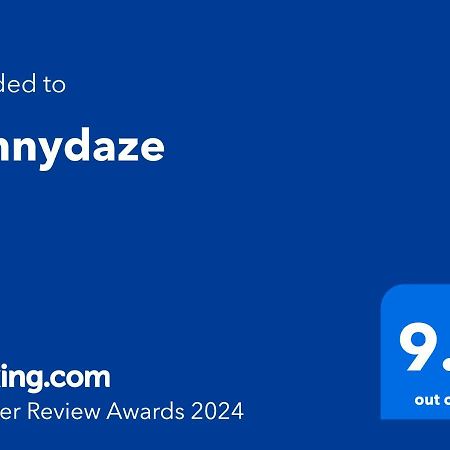 Sunnydaze-Detached Chalet With 2 Bedrooms And 2 Bathrooms And Private Parking Outside Door ดาร์ตมัธ ภายนอก รูปภาพ