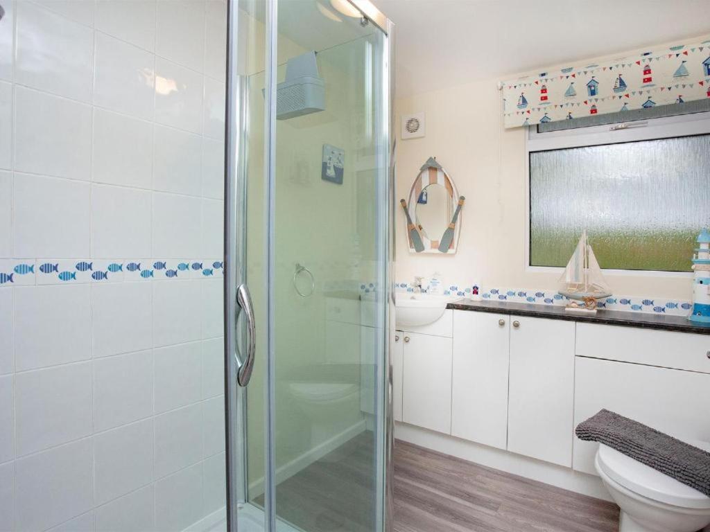 Sunnydaze-Detached Chalet With 2 Bedrooms And 2 Bathrooms And Private Parking Outside Door ดาร์ตมัธ ภายนอก รูปภาพ